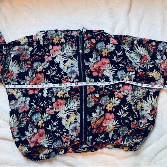 BlankNYC Summer Floral Windbreaker - Picture 6 of 10